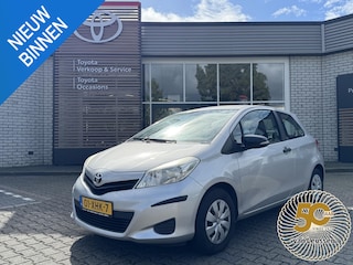 Toyota Yaris 1.3 VVT-i COMFORT NL-AUTO DEALER-OND PARK-SENSOREN RADIO/CD SPELER TREKHAAK 6-VERS