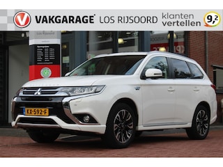Mitsubishi Outlander 2.0 PHEV Hybride *Instyle+* | Trekhaak | Camera | Schuifdak | Cruise & Climate Control | Stoel & Stuur verwarming | PDC | Leder | Privacy | Navigatie