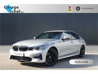 BMW 320i Executive Edition - Stoelverwarming - HUD - LED - Navi - Cruise - PDC - Klimaat Achter - Rijklaar