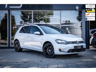 Volkswagen Golf 1.4 TSI GTE|Schuif/Kantel|Trekhaak|LED verlichting|18'' Lichtmetaal|PDC|Navigatie