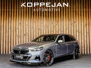 BMW 5-serie Touring 550e xDrive 490PK M-Sport | 4 WIELBESTURING | BOWER AND WILKINS | PANO | HEAD-UP | TREKHAAK |