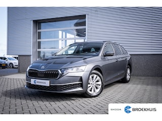 Skoda Octavia Combi 1.5 TSI Business Edition | Achteruitrijcamera | Elektrisch bedienbare achterklep met sensorsturing | Trekhaak Zwenkbaar