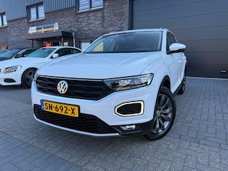 Volkswagen T-Roc 1.0 TSI Style | 1E EGENAAR | 3/6 OF 12MND GARANTIE | PANODAK | ACC | LANE ASSIST | AIRCO |