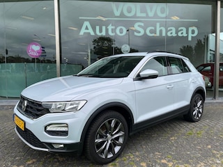 Volkswagen T-Roc 1.5 TSI Style | Rijklaar incl garantie | Parkeersensoren voor en achter 18 inch Carplay