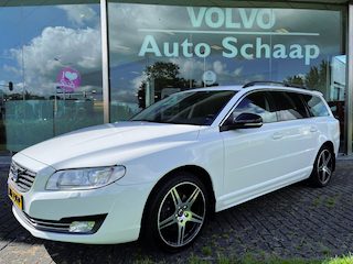 Volvo V70 2.0 T4 Classic Edition Automaat | Rijklaar incl garantie | Achterspoiler Standkachel Trekhaak Xenon
