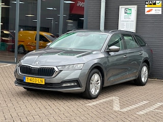 Skoda Octavia Combi 1.0 e-TSI Business Edition/1STE EIG/AIRCO/CARPLAY/NAVI/NETTE STAAT!!