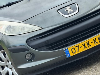 Peugeot 207 1.4-16V Color-line Gris Manitoba- Trekhaak/Airco/LMV - Praktisch & Compleet