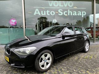 BMW 116i Business Automaat | Rijklaar | Navigatie Stoelverwarming Lichtmetaal Cruise control