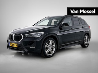 BMW X1 xDrive25e Executive | Navigatie | Climate control | Parkeersensoren | 17" Lichtmetalen velgen
