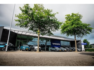 Volvo XC40 Recharge Core | Stoelverwarming | Achteruitrijcamera |