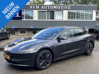 Tesla Model 3 Premium Long Range AWD 78 kWh VAN: 50.900,- VOOR: 47.440,- UW HERFSTVOORDEEL: 3.460,-| 8.000KM!| TESLA GARANTIE T/M 6-2030 OF 80.000KM! ACCU + AANDRIJFLIJN T/M 2034 OF 192.000KM!|