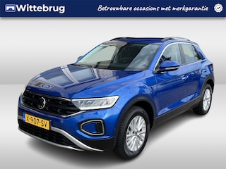 Volkswagen T-Roc 1.5 TSI Life / AUTOMAAT/ PARKEER SENSOREN V+A/ APP-CONNECT/ ADAPTIVE CRUISE/ DIGITAL DASH/ DAB/ CLIMA/ 16'' LMV