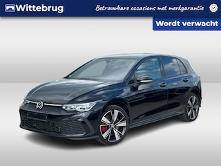 Volkswagen Golf 1.4 eHybrid 245pk GTE / IQ LED / App. Connect / Voorstoelen Verwarmbaar / Parkeersensoren V+A / 18'' LMV