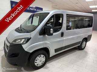 Peugeot Boxer Bus 330 2.2 BlueHDI L1H1 Premium Pack 9 pers