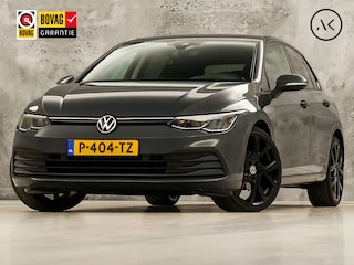 Volkswagen Golf 1.5 TSI Sport 150Pk Automaat (APPLE CARPLAY, GROOT NAVI, STUUR/STOELVERWARMING, SPORTSTOELEN, GETINT GLAS, SFEERVERLICHTING, KEYLESS, NIEUWSTAAT)