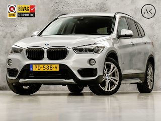 BMW X1 sDrive20i Executive 192Pk Automaat (NAVIGATIE, CLIMATE, TREKHAAK, SPORTSTOELEN, GETINT GLAS, PARKEERSENSOREN, NIEUWSTAAT)