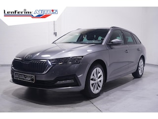 Skoda Octavia Combi 1.5 e-TSI Business Edition Apple Carplay ACC Voorstoelen Verwarmd Privacy Glass Airco LED Spiegels Elek. Inklapbaar LMV "17"