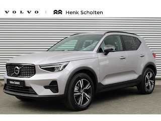 Volvo XC40 B4 Plus Dark | Trekhaak | Panoramadak | Trekhaak | Verwarmbare voorstoelen en stuurwiel | Head-up display | Premium audio by Harman Kardon | Apple carplay/Android auto | Keyless |