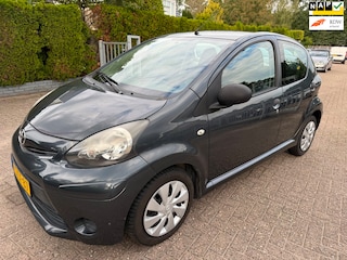 Toyota Aygo 1.0 VVT-i 5-DRS Now AIRCO CV EL.RAMEN NAP