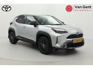 Toyota Yaris Cross 1.5 Hybrid Adventure | Panoramadak | Trekhaak | Matrix LED | Dodehoek detectie | JBL | Head-up display | Apple Carplay / Android Auto | Parkeersensoren voor/achter | Stoel-/stuurverwarming | 18 inch