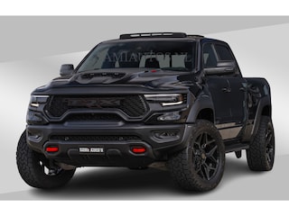 Dodge Ram TRX HELLCAT | 6.2 V8 712PK SUPERCHARGER | RODE STIKSELS | FULLY LOADED | CARBON | CREW CAB | DUBBELE CABINE | 5 PERSOONS | De specialist in Amerikaanse pick‑ups in Nederland en Europa.