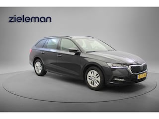 Skoda Octavia Combi 1.0 e-TSI Business Edition Automaat - Digitaal Cockpit, Carplay, Afn. Trekhaak