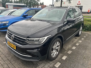 Volkswagen Tiguan 1.5 TSI 150 pk Life 7-DSG | Wegklapbare Trekhaak | Achteruitrijcamera | Stoel/stuur verwarming | ACC |