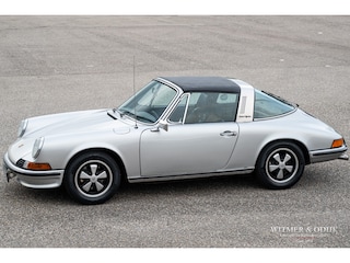 Porsche 911 2.4S Targa Recaro seats
