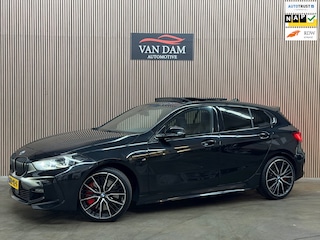 BMW 120i M-Pakket 2024 NAP PANO KUIPSTOELEN LED CAMERA