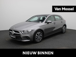 Mercedes-Benz A-klasse 180 | Panoramadak | Achteruitrijcamera | Stoelverwarming | Parkeersensoren |
