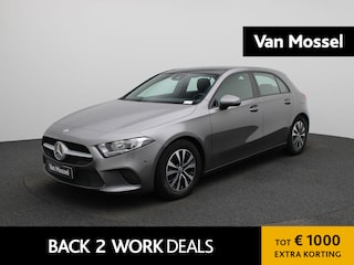 Mercedes-Benz A-klasse 180 | Panoramadak | Achteruitrijcamera | Stoelverwarming | Parkeersensoren |
