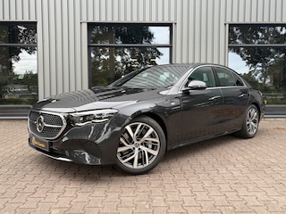 Mercedes-Benz E-klasse 300 e Luxury Line Luchtvering, Rijassistentiepakket, Trekhaak, 360 Camera, Burmester