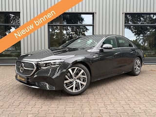 Mercedes-Benz E-klasse 300 e Luxury Line Luchtvering, Rijassistentiepakket, Trekhaak, 360 Camera, Burmester