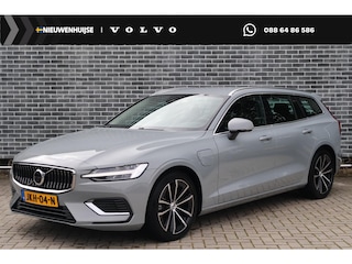 Volvo V60 2.0 T6 Plug-in Hybrid AWD Essential Bright | PHEV Long Range | Trekhaak | Lederen Bekleding | Achteruitrijcamera | Parkeersensoren | Stoelverwarming voor en achter | Cruise Control Adaptief | BLIS | Google Navigatie | Apple Carplay | Android Auto