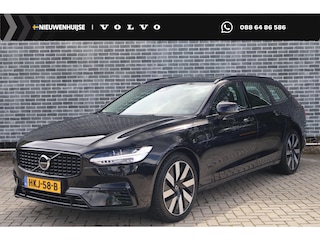Volvo V90 2.0 T8 Plug-in Hybrid AWD Ultra Dark | PHEV Long Range | Trekhaak | Panoramadak | Head-up Display | Harman Kardon Audio | 360 Graden Camera | Keyless Entry | Elektrische Achterklep | Elektrisch Verstelbare Voorstoelen | Stoelverwarming voor en achter | Cruise Control Adaptief | BLIS | Google Navigatie | Apple Carplay | Android Auto