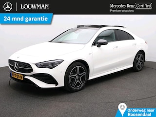 Mercedes-Benz CLA 250 e AMG Nightpakket | Panoramadak | Trekhaak | Sfeerverlichting | CarPlay | Keyless Go | Stoelverwarming | Inclusief 24 maanden Mercedes-Benz Certified garantie voor Europa.