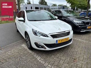 Peugeot 308 SW BWJ 2014 1.2 131 PK e-THP Allure AUTOMAAT | TREKHAAK | KEYLESS | NAVI | CLIMA | CRUISE | CAMERA | STOELVERW. | STOELMASSAGE | FULL LED | LMV | PDC