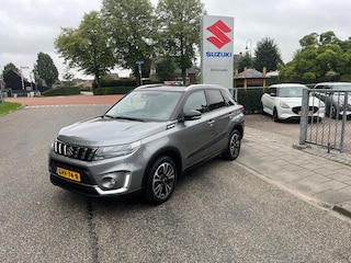 Suzuki Vitara 1.5 Hybrid Style AUTOMAAT // 10 jaar garantie // Panorama dak // Dealer onderhouden // Rijklaarprijs!