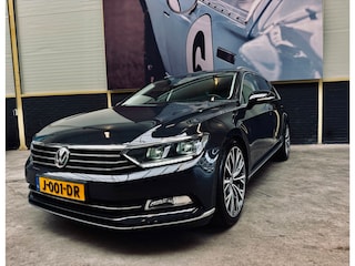 Volkswagen Passat Variant 1.8 TSI Highline 179PK|DSG|19INCH|Stuurverw.!