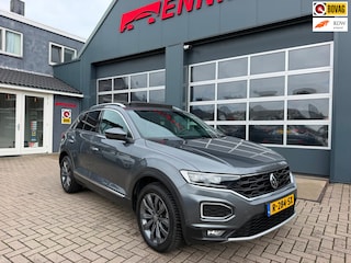 Volkswagen T-Roc 1.5 TSI Sport Business R-Line / Pano / ACC / Led / IQ Drive / Camera / Trekhaak .