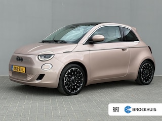 Fiat 500 La Prima 42 kWh / SOH 94% / Apple Carplay/Android Auto / Achteruitrijcamera / Adaptieve Cruise Control / Lichtmetalen Velgen 17" / Navigatie / 3-fase / Snelladen /