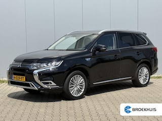 Mitsubishi Outlander 2.4 PHEV Intense+ / Stoel/Stuurverwarming / Climate control / Glazen schuif-/kanteldak / Trekhaak geremd trekgewicht 1500 kg / Navigatie / Bluetooth /