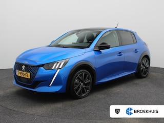 Peugeot 208 EV GT 350 50 kWh SOH 100% | Lage KM Stand | Panoramadak | Adaptieve Cruise | Parkeersensoren Voor en Achter | Navigatie | Stoelverwarming | Keyless | Dodehoekbewaking