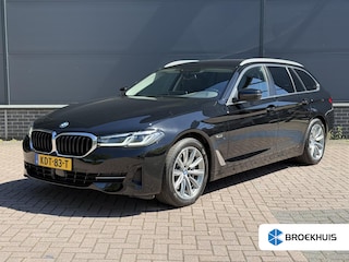 BMW 5-serie Touring 5 Serie Touring 530e xDrive Executive / Elektrische trekhaak 2.000 kg / SOH 89% / LED / Volledig Dealer Onderhouden / Leder / Apple Carplay/Android Auto / Camera / Navigatie / Stoel Verwarming / Zonne Wering / ACC /