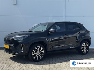 Toyota Yaris Cross 1.5 Hybrid Dynamic / Navigatie / Apple Carplay / Achteruitrijcamera / Stuur-, Stoel en voorruitverwarming / Trekhaak