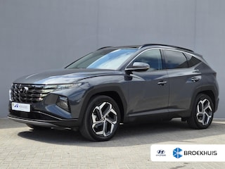 Hyundai Tucson 1.6 T-GDI PHEV Comfort Smart 4WD / Fabrieksgarantie tot 02-2029 / Dealer onderhouden / Glazen schuif- en kanteldak / Stuur- & Stoelverwarming / Trekgewicht 1350 kg / Achteruitrijcamera / Apple Carplay Android Auto / Adaptief cruise control /