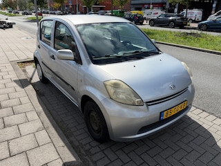 Daihatsu Sirion 2 1.0-12V Trend Nieuwe Apk Rijdt Goed mag Poetsbeurt Krijgen