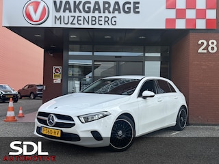 Mercedes-Benz A-klasse 200 Premium // FULL LED // MEMORY SEAT + STOELVERWARMING // PDC V+A // SFEERVERLICHTING // NAVI // CLIMA