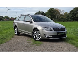 Skoda Octavia Combi 1.6 TDI Grt Amb Bns