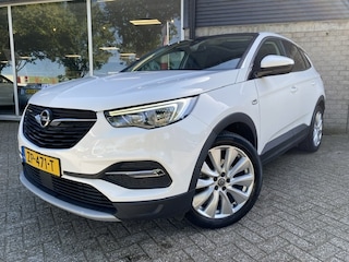 Opel Grandland X 1.2 Turbo Business Executive Pano